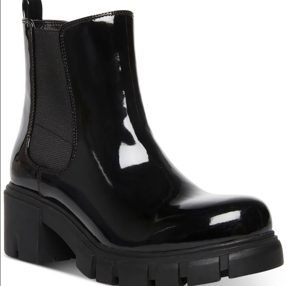 Madden Girl Patent Chelsea Boot Size 6.5